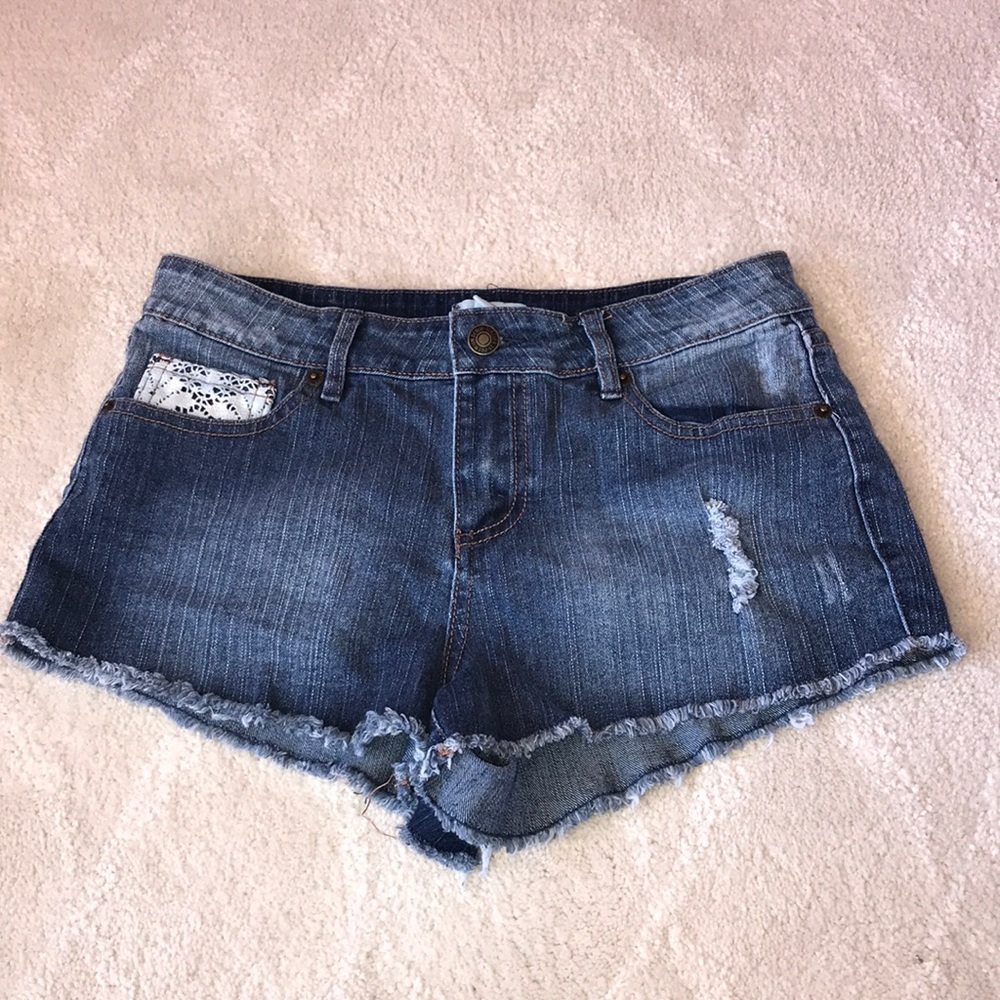 Jean Short Cutoffs with lace accent